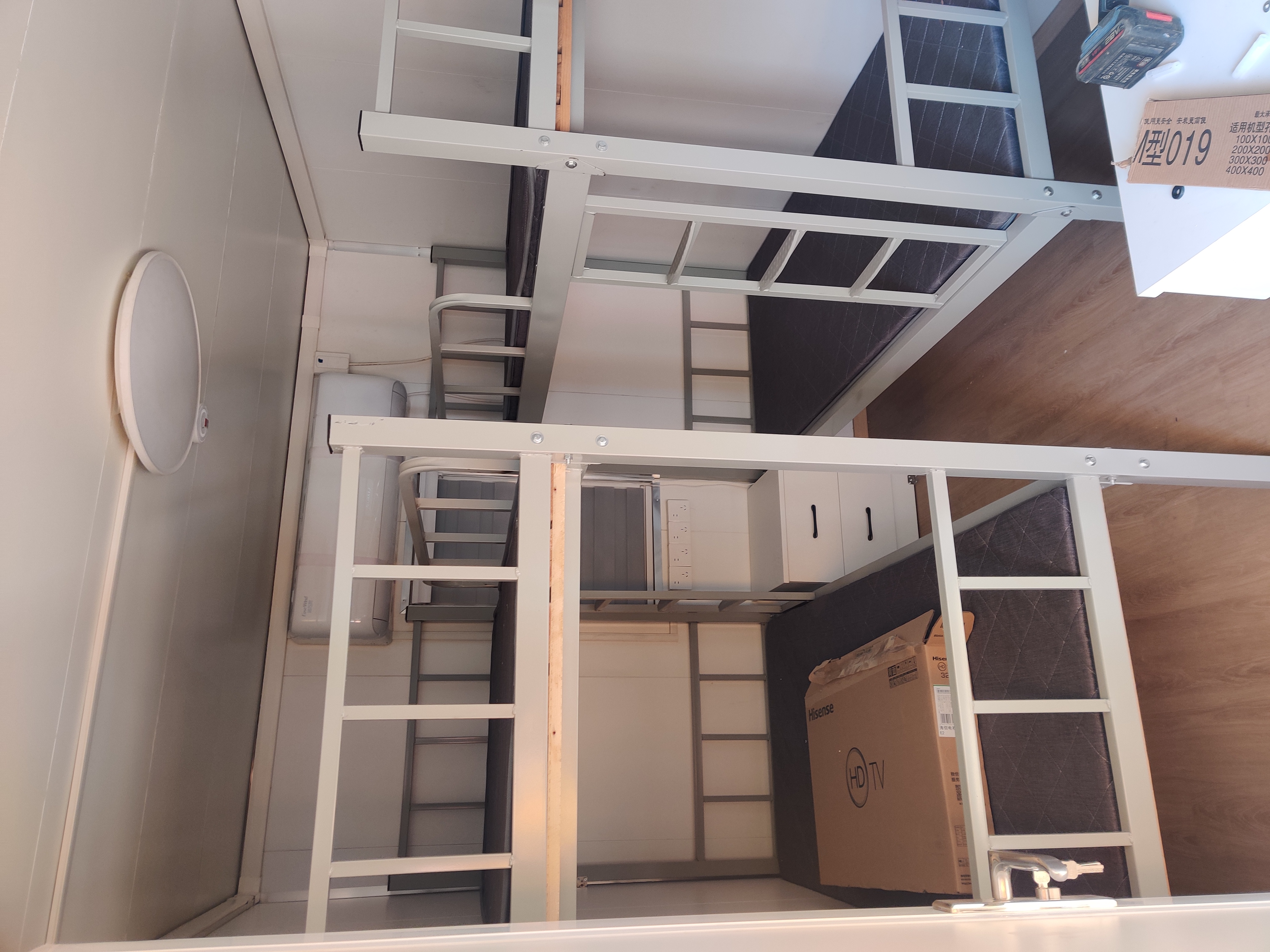 車(chē)載式野營(yíng)房