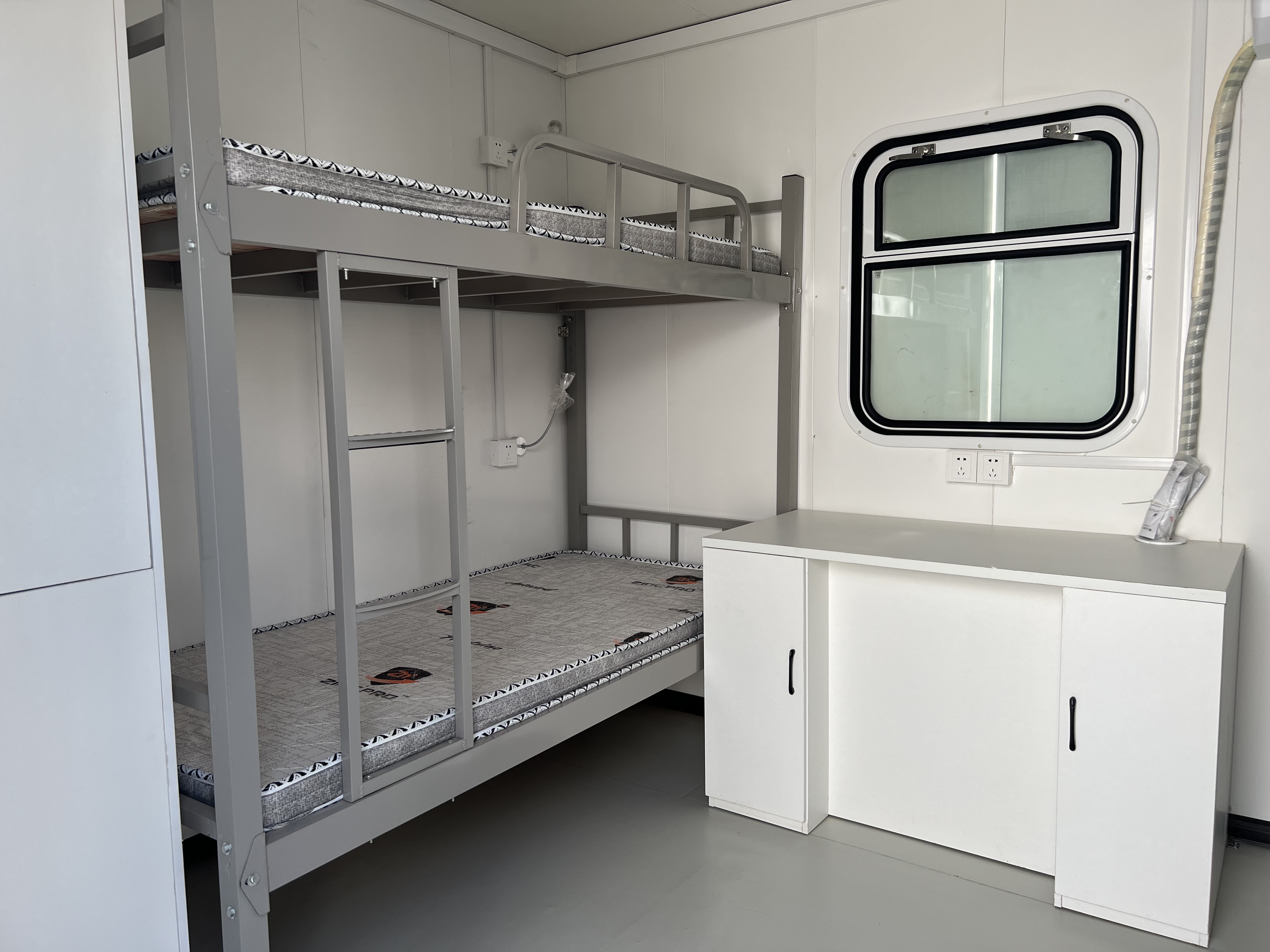 客戶定制決策房發(fā)貨