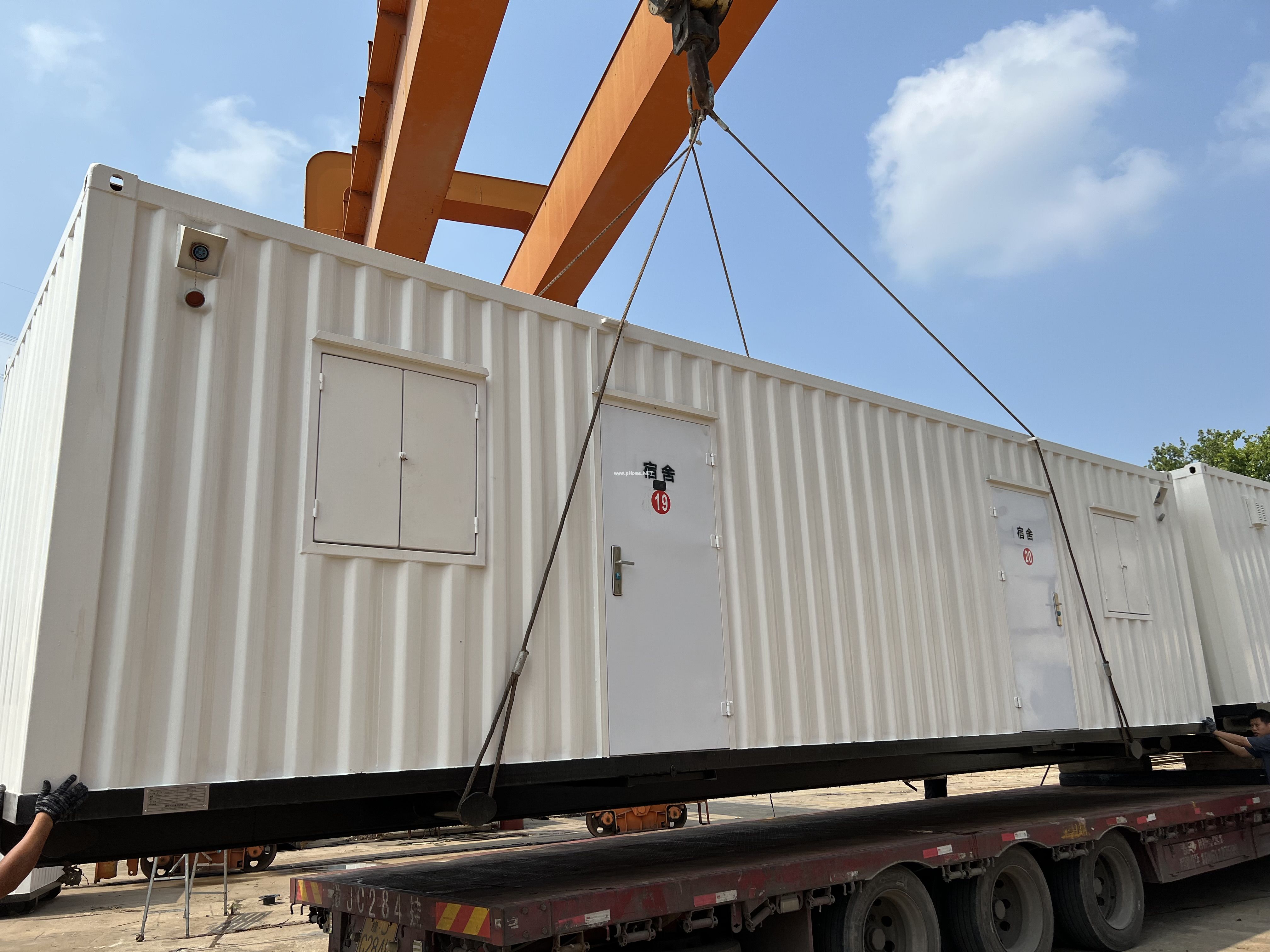 客戶定制決策房發(fā)貨